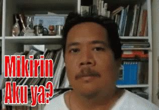 Mikirin Aku Ya? GIF - Cowok Senyum Hitam - Discover & Share GIFs