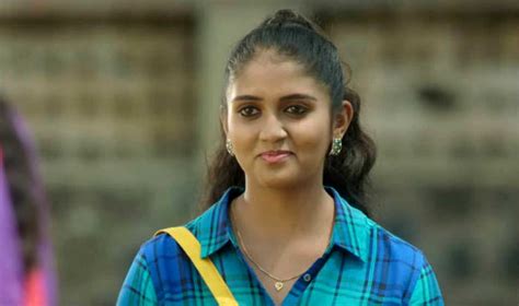 Sairat Fame Rinku Rajguru Signs her 2nd Film 'Kaagar' - Cinestaan