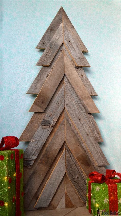 Rustic Christmas Tree - Her Tool Belt