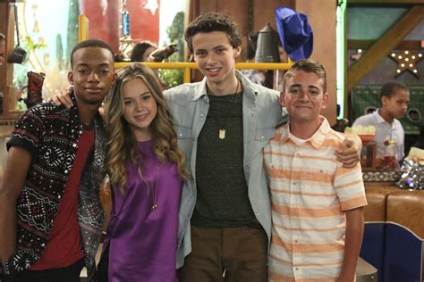 NickALive!: Nickelodeon USA To Premiere "Bella and the Bulldogs" Season Two In September 2015