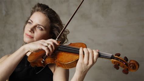 Violinist Julia Fischer plays Mozart's 'Turkish' Concerto | WFMT