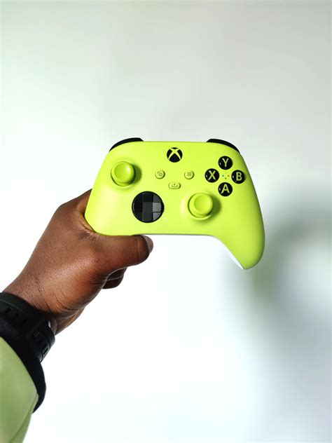 My shots of the new "Electric Volt" controller : r/xbox