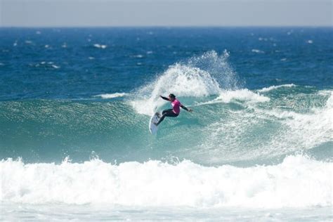 Surfing Portugal // The Ultimate Surf Travel Guide