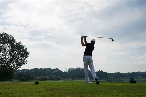 Standard Driver Shaft Length in Golf: Quick Guide