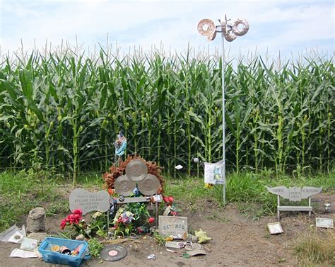 Buddy Holly Memorial Crash Site, Clear Lake, Iowa - This Belongs in a ...