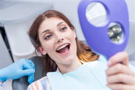 Dental Flipper: Pros and Cons of This Type of False Tooth