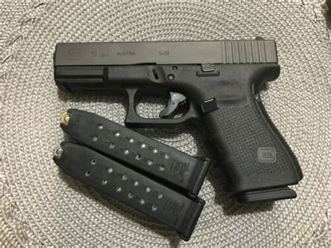 Glock Model 19 9mm Gen 4 with Clips Weapon Compact Handgun Picture ...