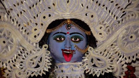 8 Powerful Maa Kali Mantras And Benefits Of Chanting Them