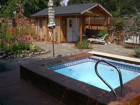 Royal Fiberglass Spa | Browning Pools & Spas