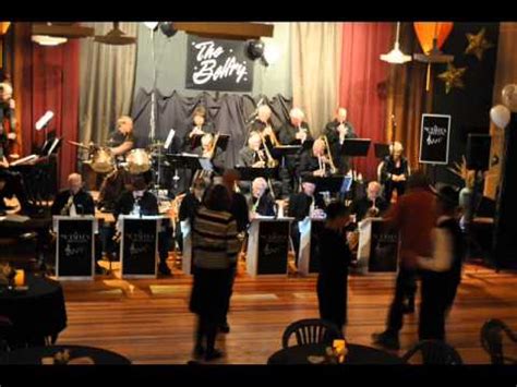 A 30s, 40s Swing Band, "The Notables", play the "golden oldies" Big Band dance music - YouTube