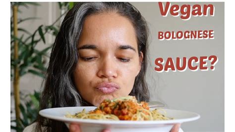 Delicious Meaty vegan bolognese sauce/Veggie spaghetti sauce - YouTube