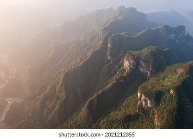 19 Prefectura Autónoma Tujia Y Miao De Xiangxi Images, Stock Photos, 3D ...