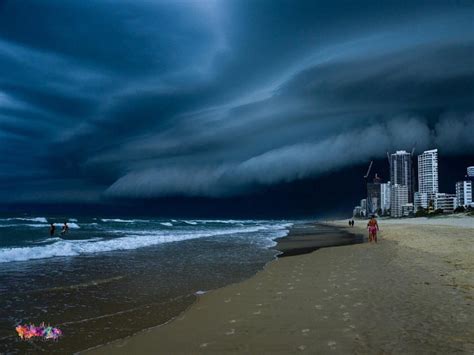 ‘End of the world’ storm front rolls in | Herald Sun