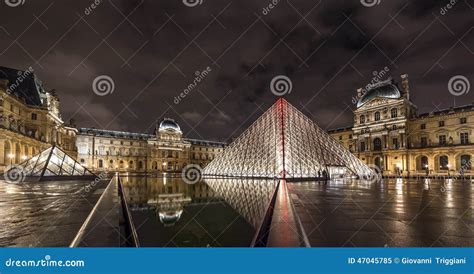 Paris Louvre Museum Night View Editorial Image - Image of night ...