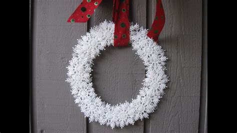 Snowflake Wreath Craft Tutorial - YouTube