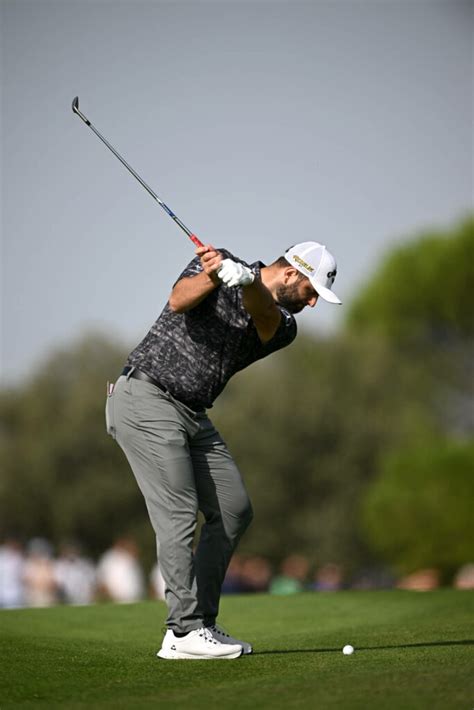 Jon Rahm swing sequence - Worldwide Golf