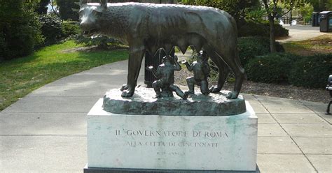 Capitoline Wolf Statue - Clio