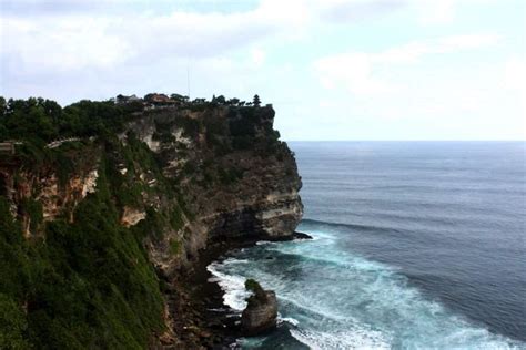 Uluwatu Temple | Ubud Scooter Rental