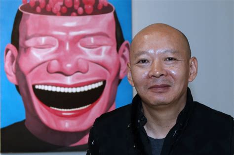 Chinese art star Yue brings ‘laughing men’ to Europe