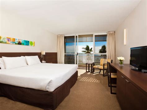 Hotel in Cairns,Queensland | Holiday Inn Cairns Harbourside Hotel