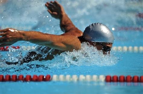 The 3 Basic Swimming Techniques for Beginners | Trainer