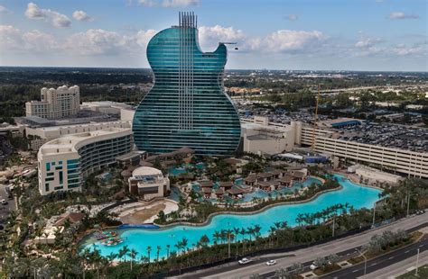 Seminole Hard Rock, the first hotel in the shape of a guitar | Collater.al