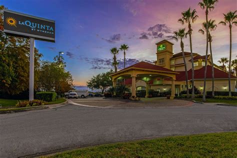 La Quinta Inn & Suites by Wyndham Orlando Airport North | Orlando, FL Hotels