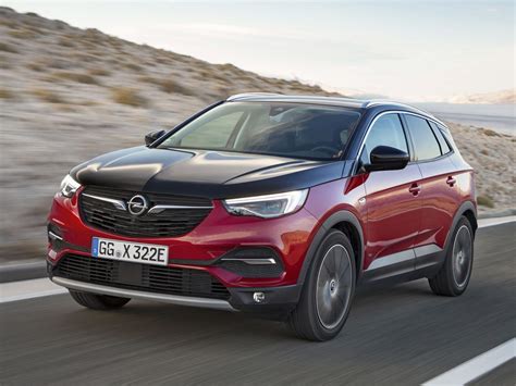 Opel Grandland X: prezzo e caratteristiche | MotoriMagazine.it