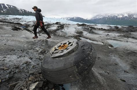 Searchers return to Alaska glacier to recover remains from 1952 military plane crash – Eye on ...