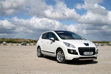 Peugeot 3008 HYbrid4 | Reviews | Complete Car