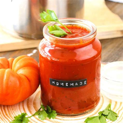 EASY Keto Tomato Sauce: 4 Ingredients, Gluten Free, Low Carb