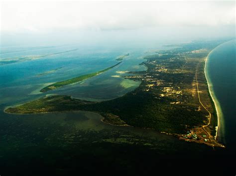 The Many Legends of Adam's Bridge (Built by a Monkey Army...for a Giant) - Condé Nast Traveler