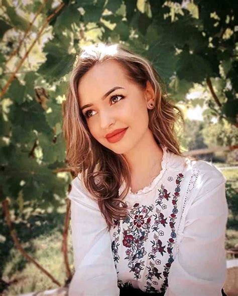 Dating a Moldovan Woman: The Full Guide for Foreign Men