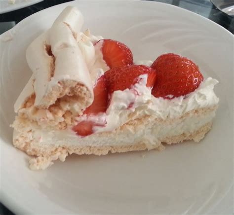 Week Thirty Seven – Mary Berry’s Strawberry Pavlova | Lewis & Kim