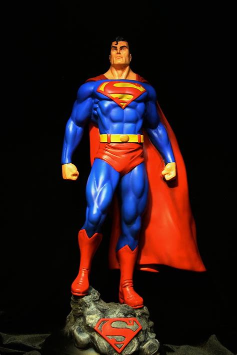 Man of Steel Superman by Gabriel Luna - Statue Forum