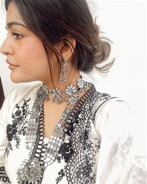 Kritika Khurana on Instagram: “Details Nothing can beat Silver jewellery and a white kurta ...