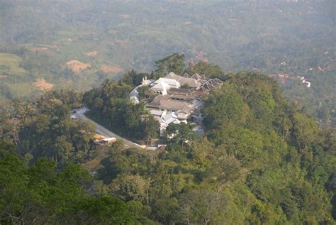 Masjid Sunan Muria, Mendaki sembari Berwisata Religi - Pondok Pesantren Daarut Tauhiid