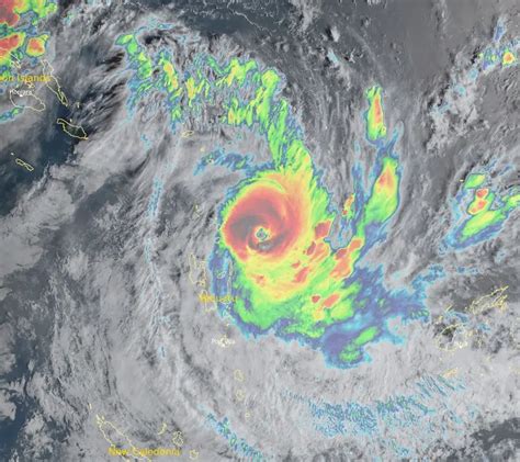 Red Alert in Vanuatu, Lola becomes southern hemisphere’s earliest Category 5 tropical cyclone on ...