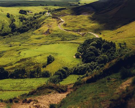 Hope Valley, Peak District — by isabellacuan