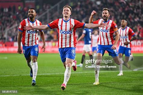 Viktor Tsyhankov of Girona FC celebrates their team's first goal ...