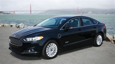 Stylish Ford Fusion Energi drives electric and hybrid (pictures) - CNET