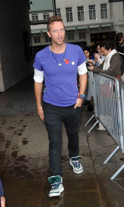 Coldplay’s Chris Martin Wears Statement Jordans For Carpool Karaoke – Footwear News