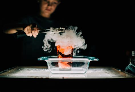 Why Does 'Cold' Dry Ice Burn? » ScienceABC