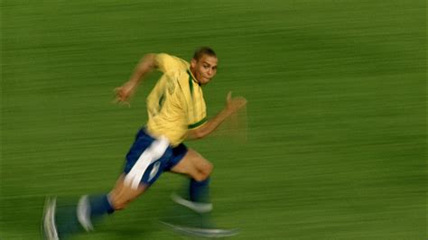 R9 Haircut 2002 / Ronaldo finally reveals why he got that hideous ...