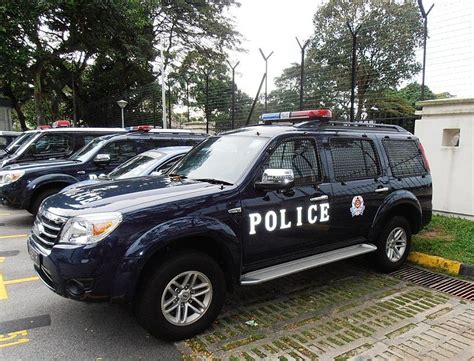 Singapore Police Force Ford Everest