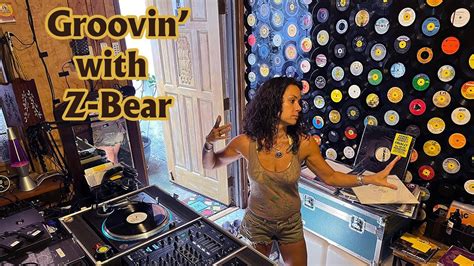 Groovin' with Z-Bear: R U DOWN? - YouTube