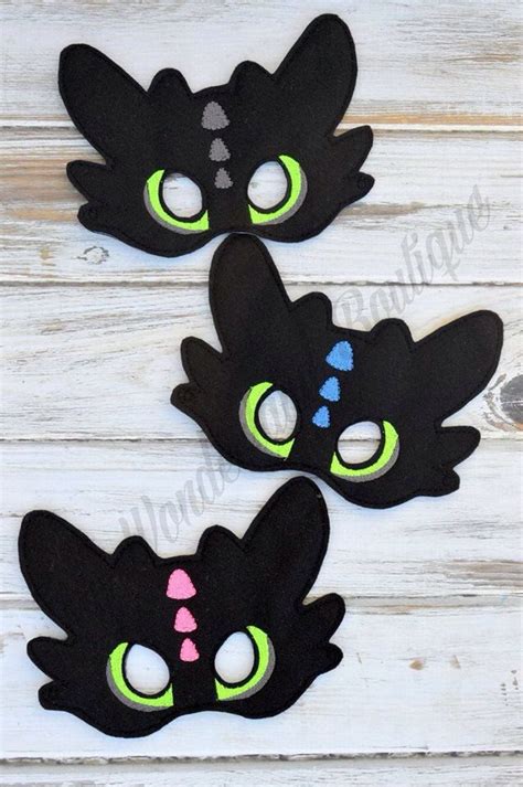 Toothless dragon mask by MyWonderlandBoutique on Etsy | Dragon party ...