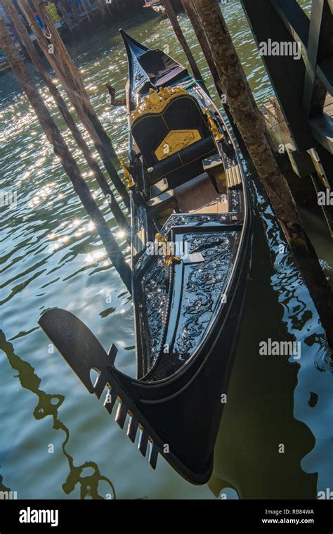 Gondola in venice on the grand canal Stock Photo - Alamy