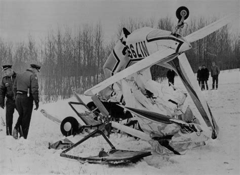 AP Photo: Sixty-year-old plane crash near Duluth - Perfect Duluth Day