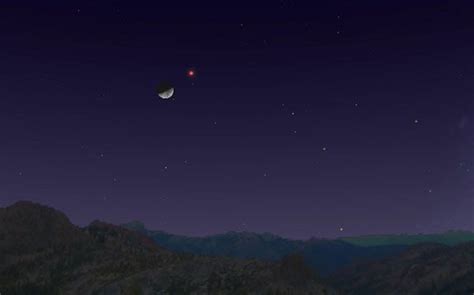 See Mars Near the Moon in the Night Sky Tonight! Here's How. | Space